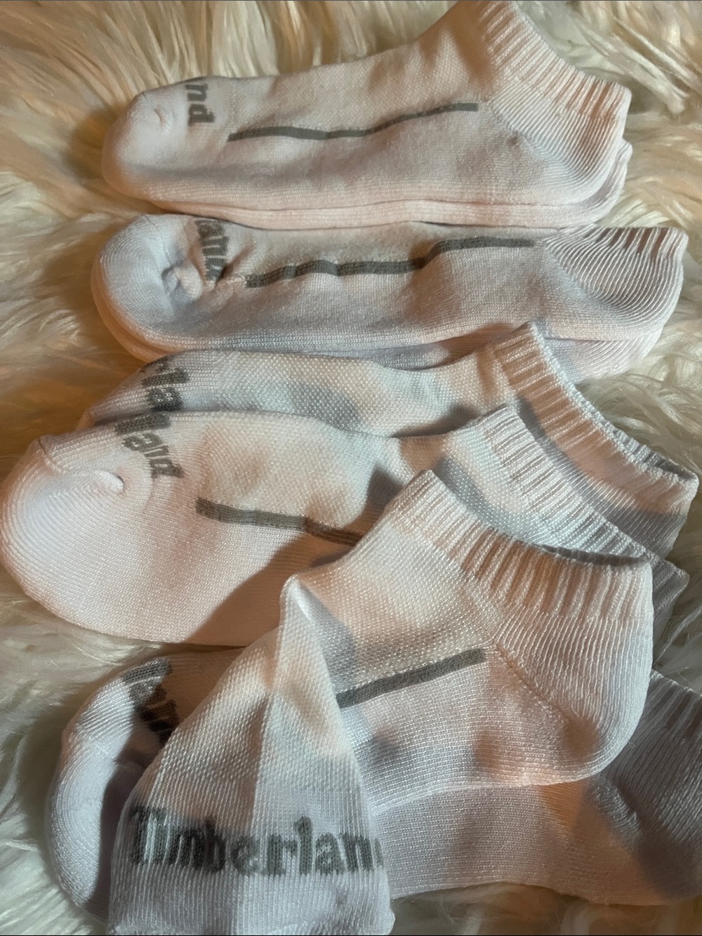 Timberland White Low-Cut Athletic Socks with Gray Logo Accent4pack no show